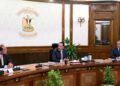 مدبولي يتابع تنفيذ مشروعات الطاقة الجديدة والمتجددة ويؤكد أهمية الالتزام بالجداول الزمنية