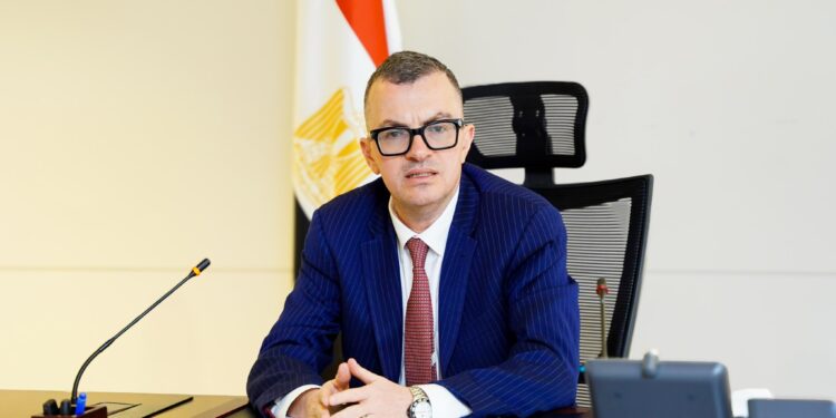 وزير التخطيط: استمرار جهود إنهاء المديونيات التاريخية لبنك الاستثمار القومي وتعزيز دوره التنموي