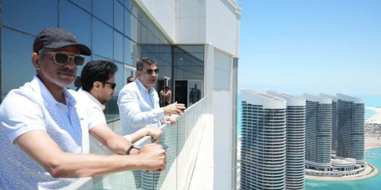 وفد سعودي يبحث فرص الاستثمار والتعاون المشترك في مدينة العلمين الجديدة