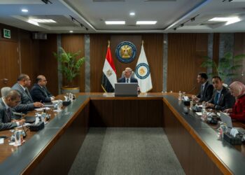 وزير البترول يتابع إقبال المستثمرين على فرص البحث والاستكشاف التعديني بنظام القطاعات المفتوحة