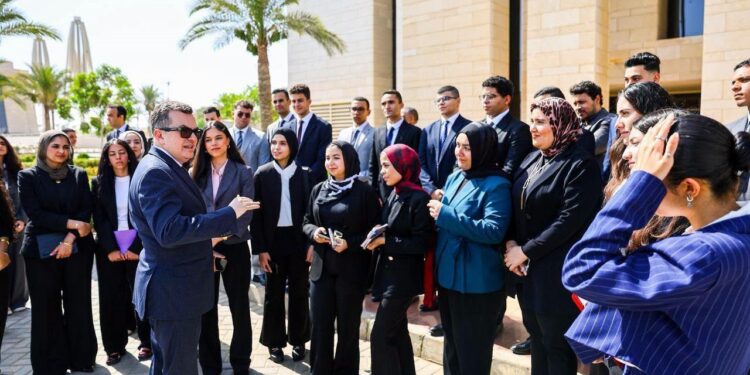 وزير التخطيط يطلق برنامج تدريب شباب الجامعات ويؤكد: بناء الإنسان في صدارة أولويات الدولة