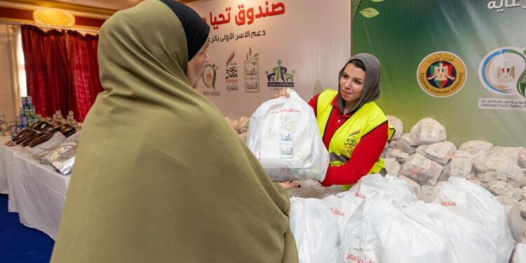 قافلة الحماية الاجتماعية من “صندوق تحيا مصر” تصل الفيوم لدعم 10 آلاف أسرة