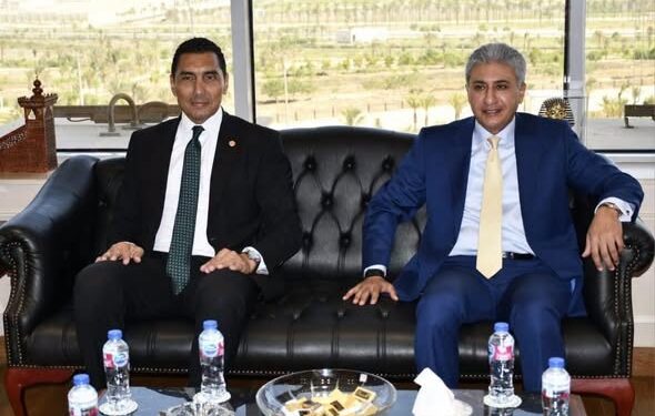 وزيرا السياحة والآثار والشباب والرياضة يبحثان تعزيز التعاون لدعم السياحة الرياضية
