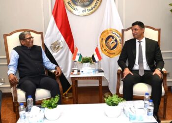 وزير الصناعة يبحث مع سفير الهند تعزيز التعاون وجذب استثمارات جديدة إلى مصر
