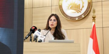 وزيرة الإسكان تسلم عقود توفيق أوضاع الأراضي المضافة بالعبور الجديدة والشروق