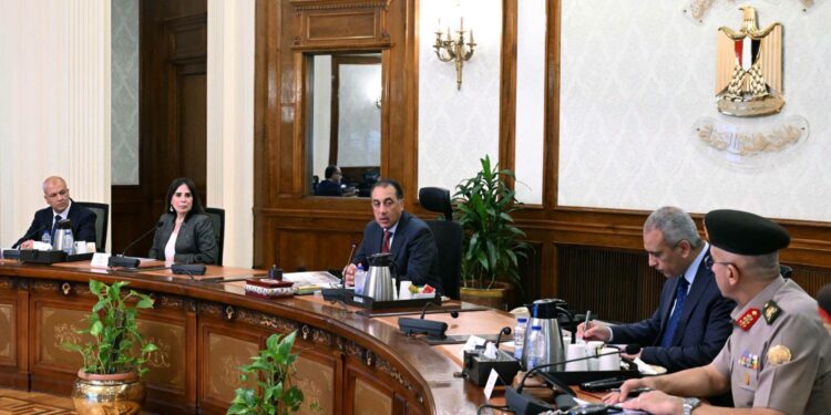 مدبولي يتابع استعدادات تنفيذ المرحلة الثانية من مبادرة «حياة كريمة