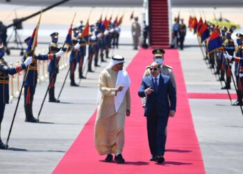 الرئيس السيسي يستقبل محمد بن زايد لبحث تطورات المنطقة .. ويؤكد مكانة الإمارات الخاصة لدى مصر