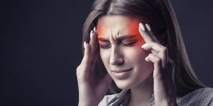 الصداع عند النساء.. كيف تؤثر الهرمونات في زيادة نوبات الألم؟
