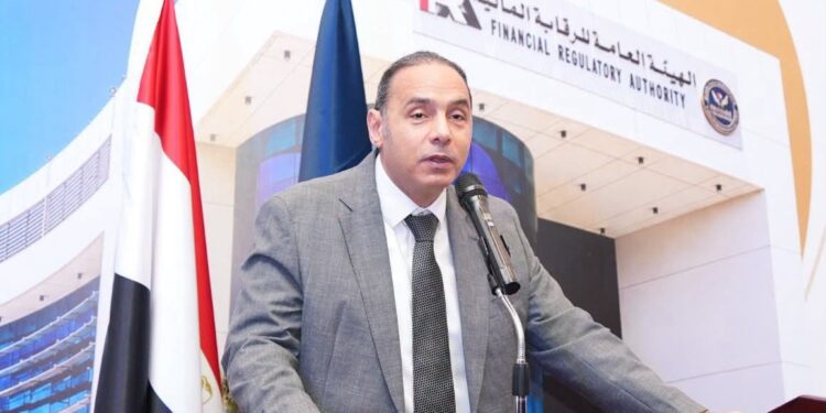 رئيس الرقابة المالية يُشكل لجنة تنسيقية بين الهيئة والبورصة ومصلحة الضرائب