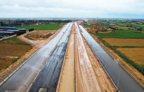 وزيرة الإسكان تتابع تنفيذ مشروعات طرق وكباري في الإسكندرية وكفر الشيخ