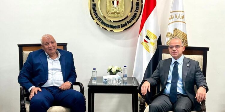 وزير الاستثمار يبحث مع محافظ مطروح طرح فرص استثمارية جديدة