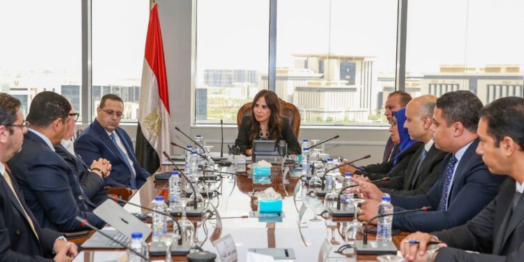 وزيرة الإسكان تلتقي الرئيس التنفيذي لـ«فوربس» العالمية لاستعراض مشروع «برج فوربس العالمي»