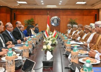 مصر وعُمان تبحثان إقامة ممر صناعي ولوجستي لفتح أسواق آسيا أمام المنتجات المصرية