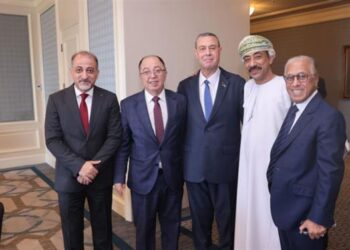 سفير سلطنة عُمان بالقاهرة يعزي في وفاة السفير الفلسطيني دياب اللوح