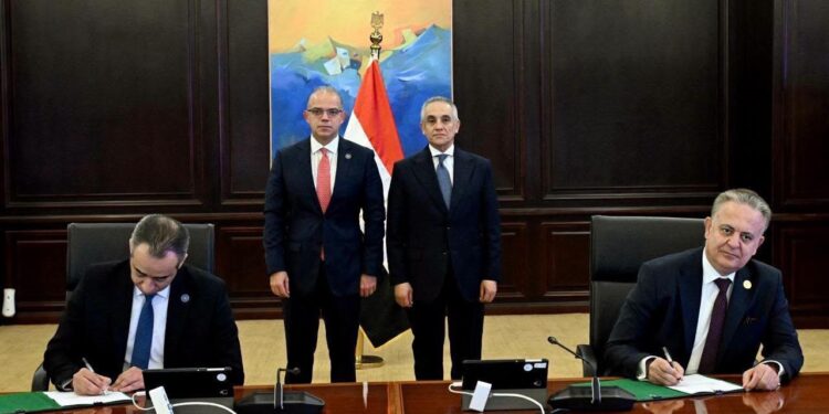 وزيرا الاستثمار والعدل يشهدان توقيع بروتوكول لرقمنة خدمات الشهر العقاري وتبسيط إجراءات المستثمرين