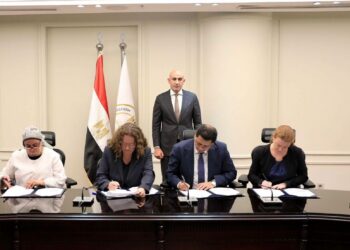 «البكالوريا المصرية».. تدريس كتاب «Dabei» الألماني لطلاب التعليم الثانوي بدءًا من 2026