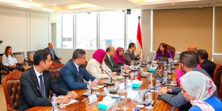 وزيرة الإسكان تتابع مبيعات وتسويق مشروعات المدن الجديدة مع مسؤولي «HDP»