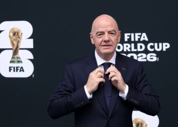 أزمة تهز «فيفا».. سحب الثقة من إنفانتينو بعد التراجع عن صفقة الحقوق التجارية لكأس العالم