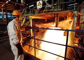 «التنمية الصناعية» تطرح 8 رخص لإنتاج الحديد والصلب بطاقة 2.8 مليون طن سنويًا