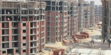 العقارات تتصدر قطاعات البورصة المصرية بقيمة تداول 10.3 مليار جنيه خلال أسبوع