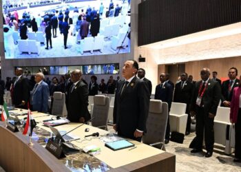 نيابة عن الرئيس السيسي.. مدبولي يشارك في افتتاح قمة الاتحاد الأفريقي الاستثنائية بأنجولا