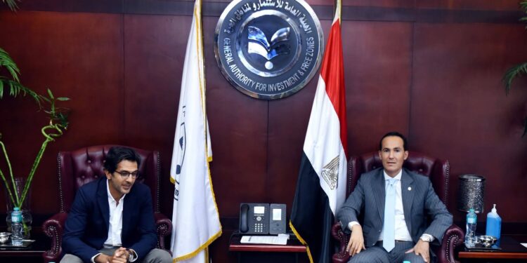 هيئة الاستثمار تبحث مع مجموعة Hirdaramani السريلانكية التوسع التصنيع والتصدير