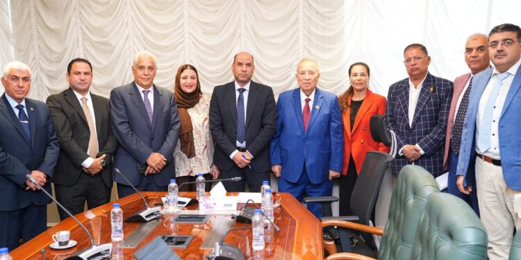 وزير العمل: إعداد بروتوكول مع اتحاد المستثمرين لتأهيل العمالة للمناطق الاستثمارية