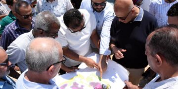 نائب وزيرة الإسكان يتابع أعمال المرافق والطرق بمناطق «بيت الوطن»