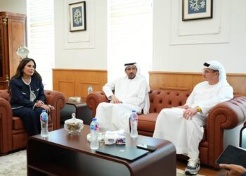 وزيرة الإسكان تتابع مستجدات تنفيذ مشروع رأس الحكمة مع شركة إماراتية