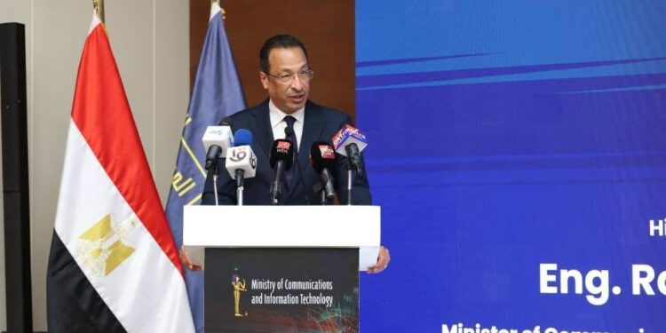 وزيرا الاتصالات والتعليم العالي يكرمان الفائزين بهاكاثون الذكاء الاصطناعي
