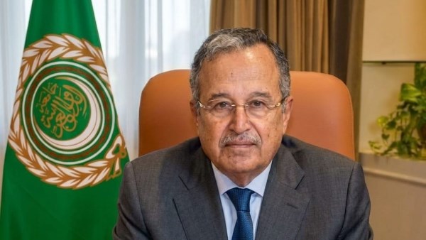 نبيل فهمي يُثمن جهود سلطنة عُمان الدبلوماسية لإعادة فتح مضيق هرمز