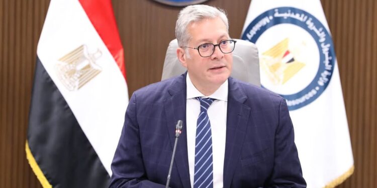 وزير البترول يعلن طرح المزايدة العالمية لعام 2026 للبحث عن البترول والغاز في 14 منطقة