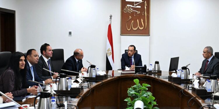 رئيس الوزراء يستعرض خطة صندوق مصر السيادي للتوسع في الاستثمار بأفريقيا