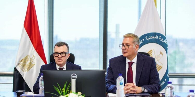 وزيرا التخطيط والبترول يبحثان جهود تأمين إمدادات الطاقة ضمن خطة التنمية للعام المالي 2026/2027