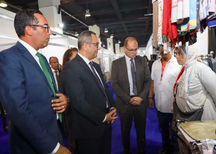 «أهلا مدارس» يفتح أسواقًا جديدة للمشروعات الصغيرة.. منتجات مصرية بجودة وأسعار تنافسية