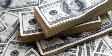 سعر الدولار اليوم الأربعاء.. العملة الأمريكية تتجاوز 51 جنيهًا في 15 بنكًا