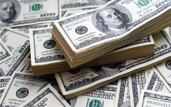 سعر الدولار اليوم الأربعاء.. العملة الأمريكية تتجاوز 51 جنيهًا في 15 بنكًا
