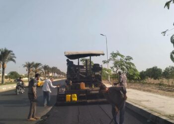طرق ومياه ونظافة.. تحركات جديدة لرفع كفاءة الخدمات في العاشر من رمضان