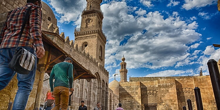 الحكومة توافق على زيادة تعويضات قاطني مشروع إحياء القاهرة التاريخية .. 4 قرارات تهم المواطنين