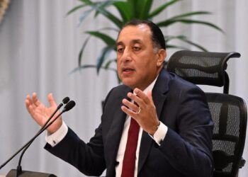 مصر تضع أساسًا لقاعدة إقليمية لمصانع السيارات.. تعاون مصري صيني لتوطين تكنولوجيا التصنيع الذكي