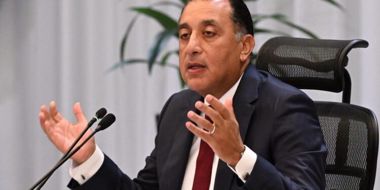 مصر تضع أساسًا لقاعدة إقليمية لمصانع السيارات.. تعاون مصري صيني لتوطين تكنولوجيا التصنيع الذكي